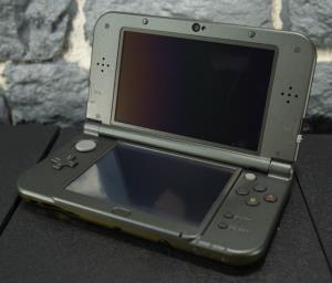 Nintendo new 3DS XL Majora's Mask Edition (10)
